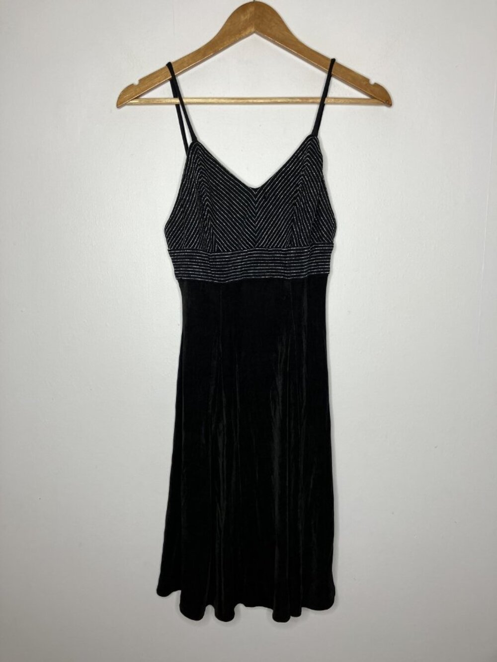Joseph Ribkoff Black Silver Stripe Slinky Dress Women's Size 4 Cocktail FLAWED